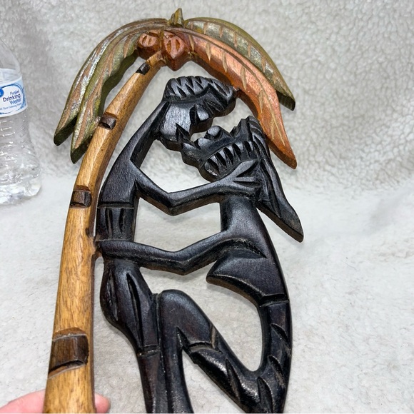Jamaica carved wood couple kissing under a coconut tree 15" folkart - Picture 11 of 11